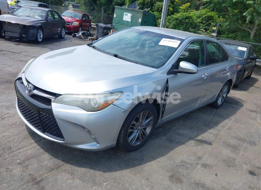 Photo 2 of 2016 Toyota Camry SE (VIN 4T1BF1FK2GU236279)