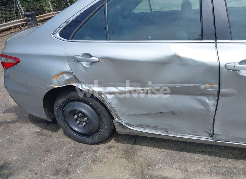 Photo 6 of 2016 Toyota Camry SE (VIN 4T1BF1FK2GU236279)