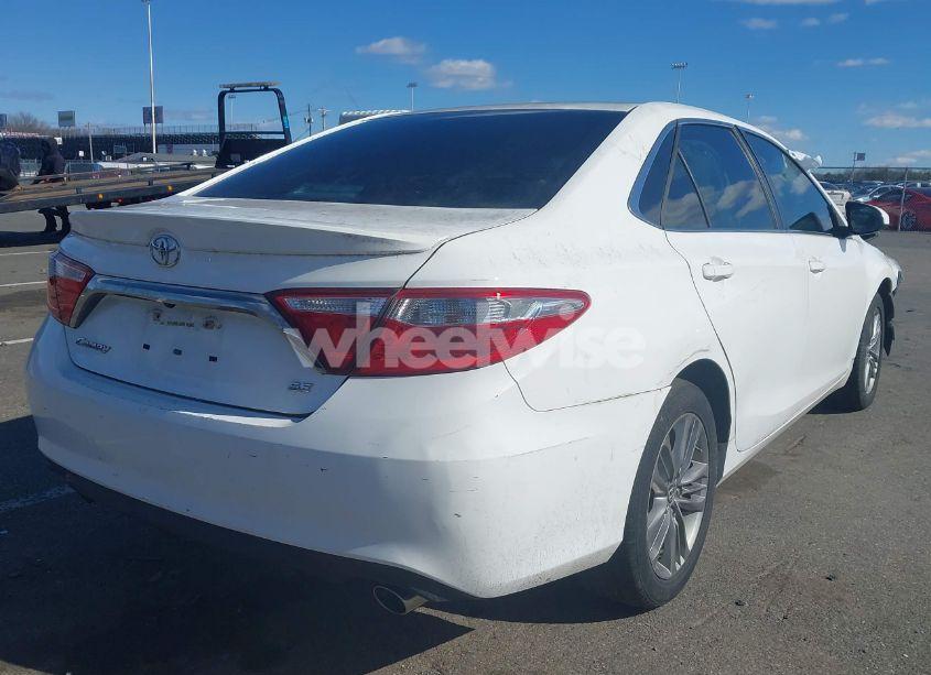 Photo 4 of 2016 Toyota Camry SE (VIN 4T1BF1FK2GU241028)