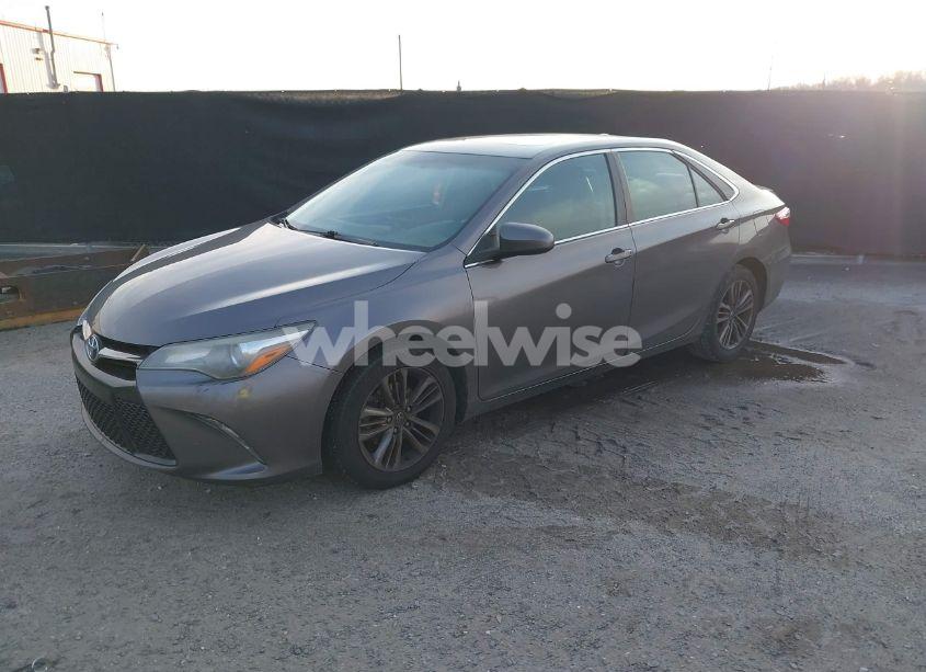 Photo 2 of 2016 Toyota Camry SE (VIN 4T1BF1FK2GU241188)