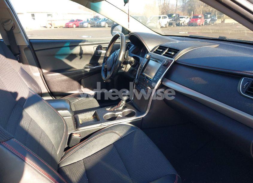 Photo 5 of 2016 Toyota Camry SE (VIN 4T1BF1FK2GU241188)