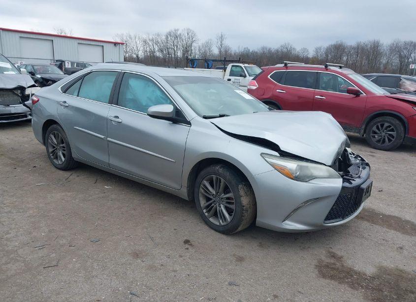 2016 Toyota Camry SE (VIN 4T1BF1FK2GU251185) main photo