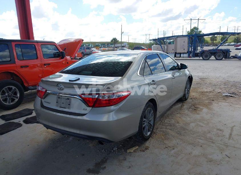 Photo 4 of 2016 Toyota Camry SE (VIN 4T1BF1FK2GU258685)