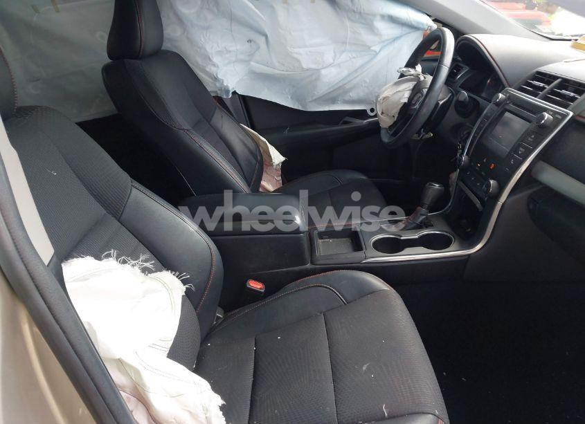 Photo 5 of 2016 Toyota Camry SE (VIN 4T1BF1FK2GU258685)