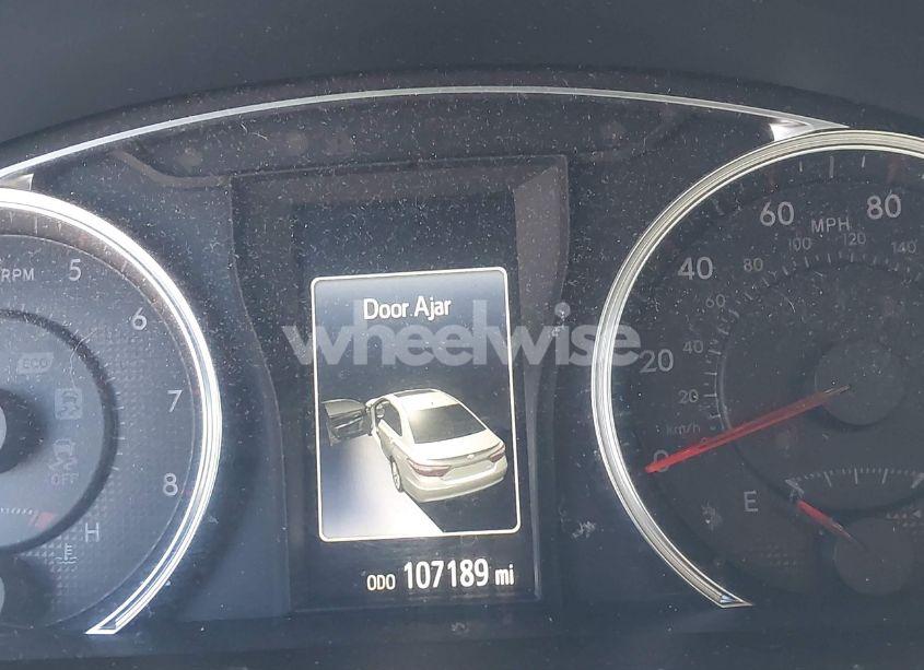 Photo 15 of 2016 Toyota Camry SE (VIN 4T1BF1FK2GU260002)