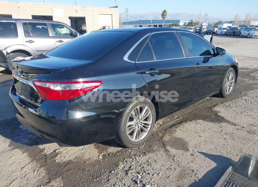 Photo 4 of 2016 Toyota Camry SE (VIN 4T1BF1FK2GU260002)