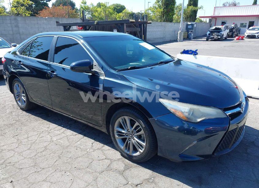 2016 Toyota Camry SE (VIN 4T1BF1FK2GU260890) main photo