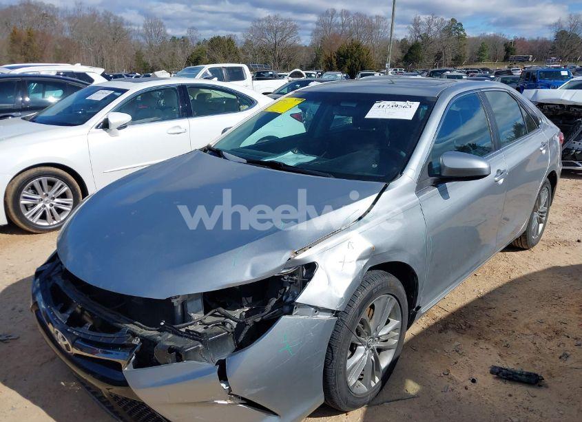 Photo 2 of 2016 Toyota Camry SE (VIN 4T1BF1FK2GU262848)