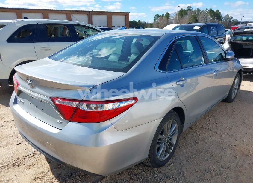Photo 4 of 2016 Toyota Camry SE (VIN 4T1BF1FK2GU262848)