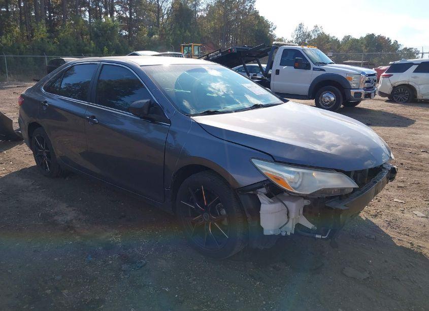 2016 Toyota Camry LE (VIN 4T1BF1FK2GU509429) main photo