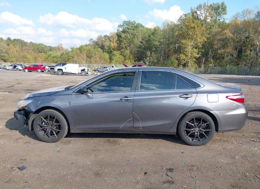 Photo 15 of 2016 Toyota Camry LE (VIN 4T1BF1FK2GU509429)