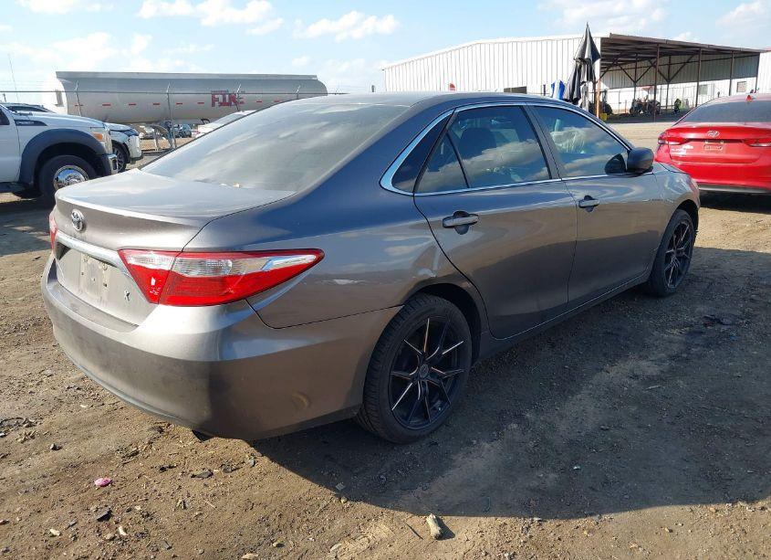 Photo 4 of 2016 Toyota Camry LE (VIN 4T1BF1FK2GU509429)