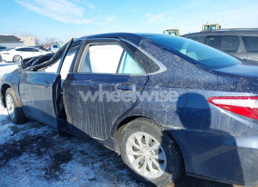 Photo 14 of 2016 Toyota Camry LE (VIN 4T1BF1FK2GU515375)