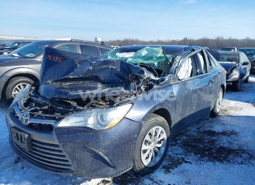 Photo 2 of 2016 Toyota Camry LE (VIN 4T1BF1FK2GU515375)