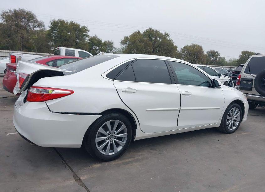 Photo 13 of 2016 Toyota Camry XLE (VIN 4T1BF1FK2GU527252)