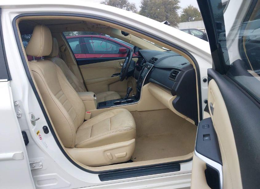 Photo 5 of 2016 Toyota Camry XLE (VIN 4T1BF1FK2GU527252)