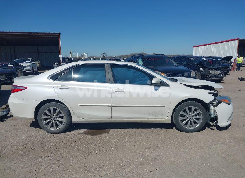 Photo 14 of 2016 Toyota Camry XLE (VIN 4T1BF1FK2GU529664)