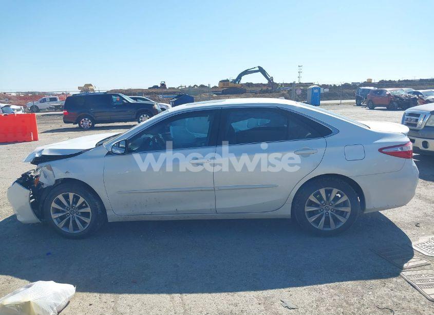 Photo 15 of 2016 Toyota Camry XLE (VIN 4T1BF1FK2GU529664)