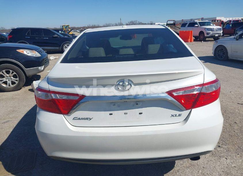 Photo 17 of 2016 Toyota Camry XLE (VIN 4T1BF1FK2GU529664)