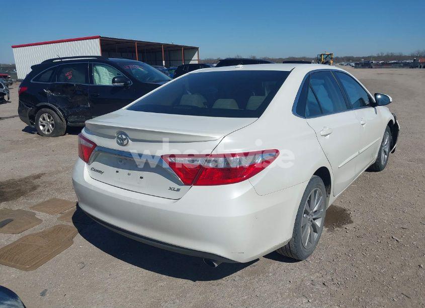 Photo 4 of 2016 Toyota Camry XLE (VIN 4T1BF1FK2GU529664)