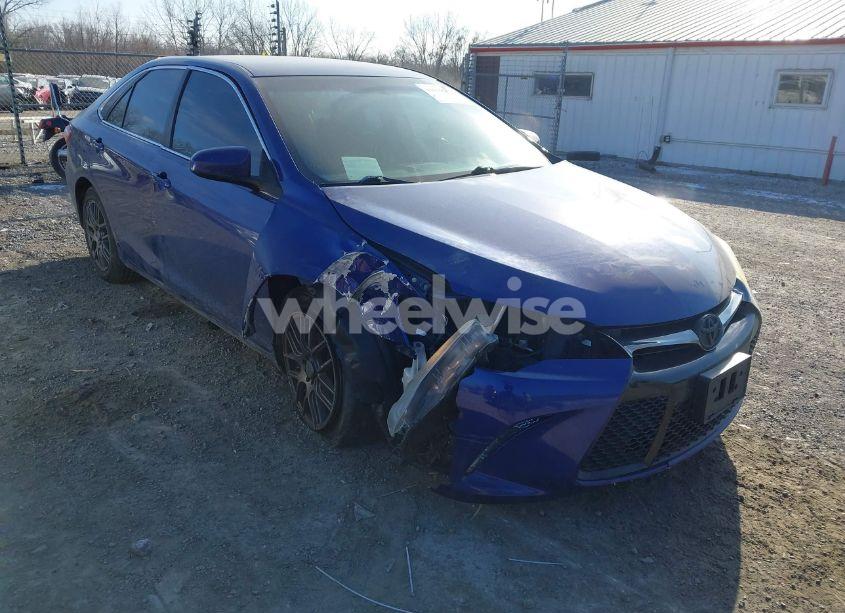 2016 Toyota Camry SE (VIN 4T1BF1FK2GU543628) main photo