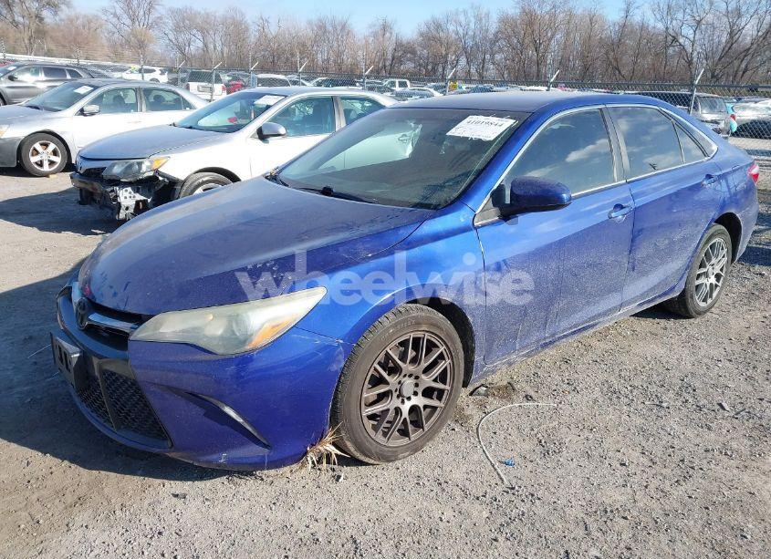 Photo 2 of 2016 Toyota Camry SE (VIN 4T1BF1FK2GU543628)