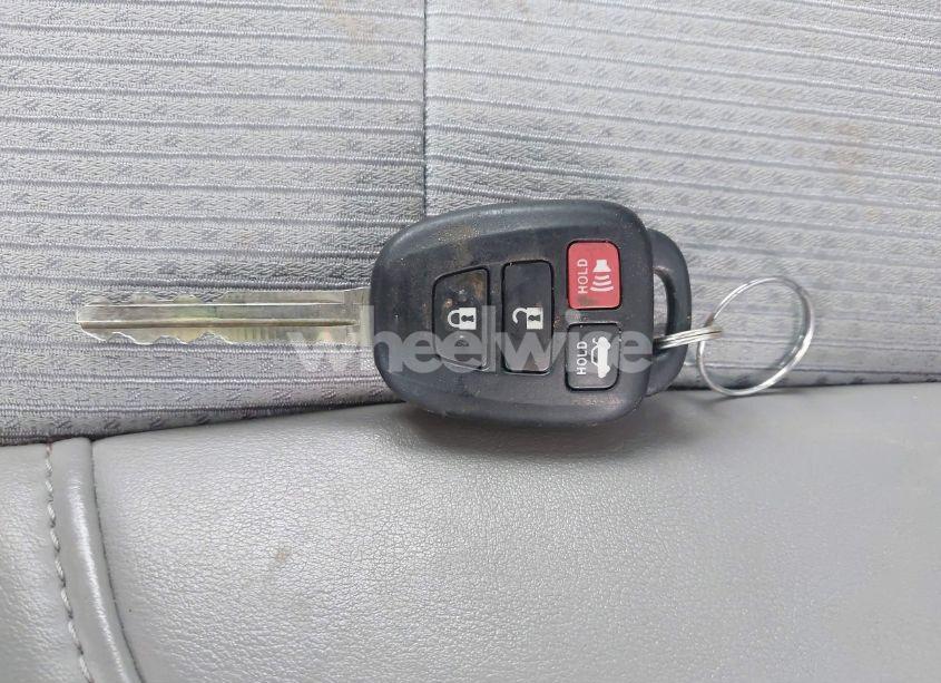 Photo 11 of 2016 Toyota Camry SE (VIN 4T1BF1FK2GU552796)