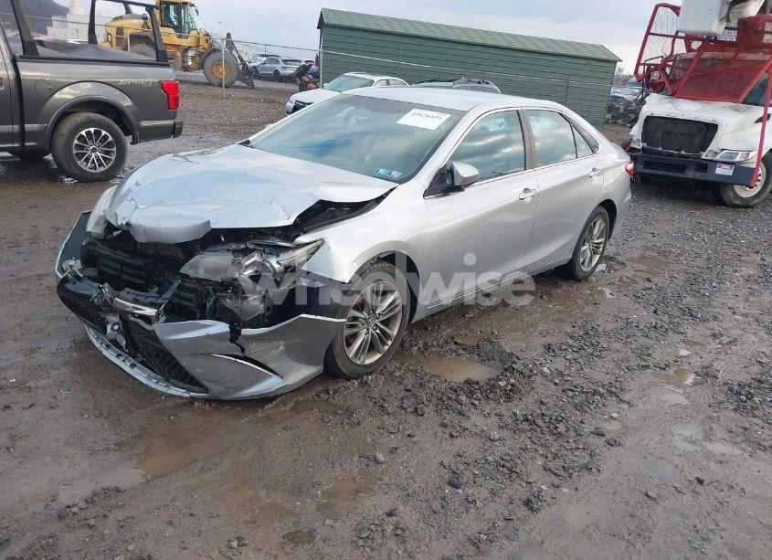 Photo 2 of 2016 Toyota Camry SE (VIN 4T1BF1FK2GU552796)