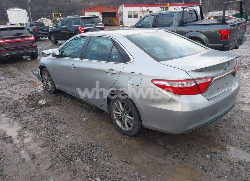 Photo 3 of 2016 Toyota Camry SE (VIN 4T1BF1FK2GU552796)