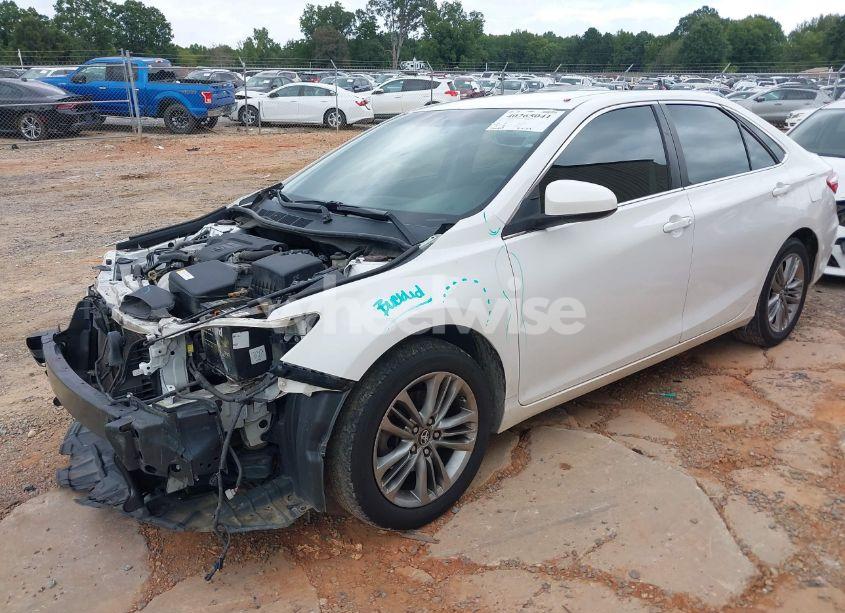 Photo 2 of 2016 Toyota Camry SE (VIN 4T1BF1FK2GU568366)