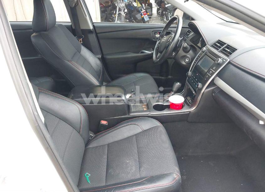 Photo 5 of 2016 Toyota Camry SE (VIN 4T1BF1FK2GU568366)