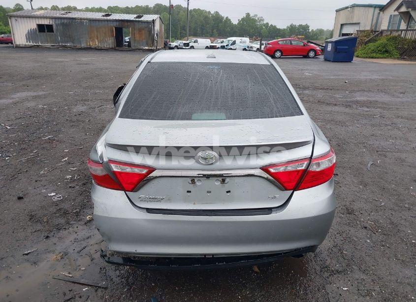 Photo 16 of 2016 Toyota Camry LE/SE/XLE/XSE (VIN 4T1BF1FK2GU584728)