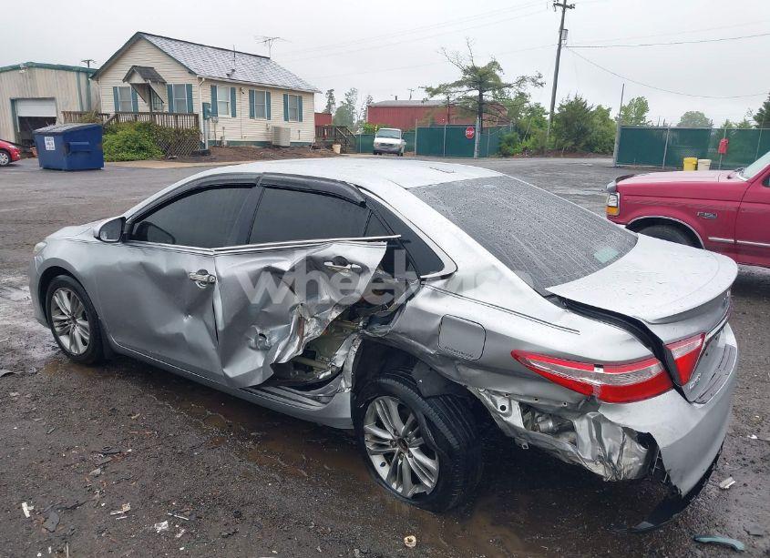 Photo 3 of 2016 Toyota Camry LE/SE/XLE/XSE (VIN 4T1BF1FK2GU584728)