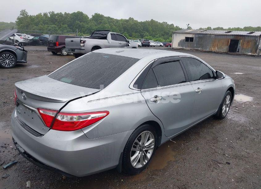 Photo 4 of 2016 Toyota Camry LE/SE/XLE/XSE (VIN 4T1BF1FK2GU584728)