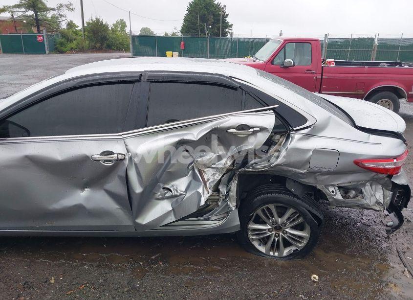 Photo 6 of 2016 Toyota Camry LE/SE/XLE/XSE (VIN 4T1BF1FK2GU584728)