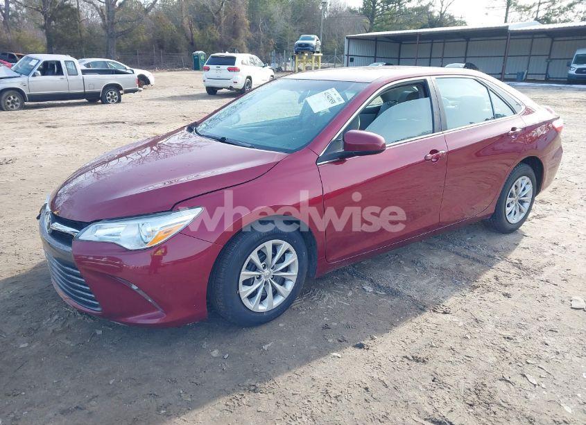 Photo 2 of 2016 Toyota Camry LE (VIN 4T1BF1FK2GU587340)