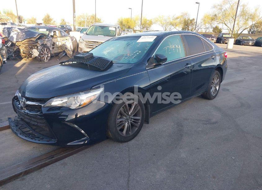 Photo 2 of 2016 Toyota Camry SE (VIN 4T1BF1FK2GU597706)