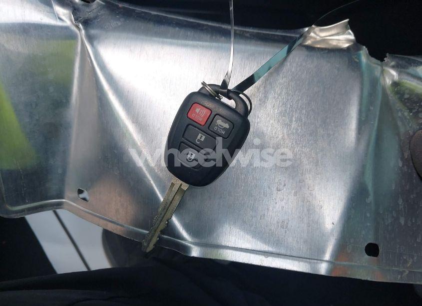 Photo 11 of 2016 Toyota Camry LE (VIN 4T1BF1FK2GU605741)