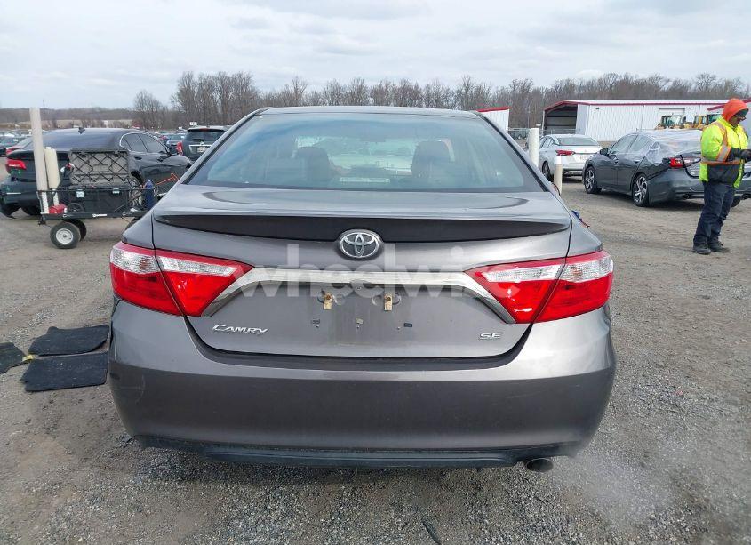 Photo 17 of 2016 Toyota Camry SE (VIN 4T1BF1FK2GU615296)