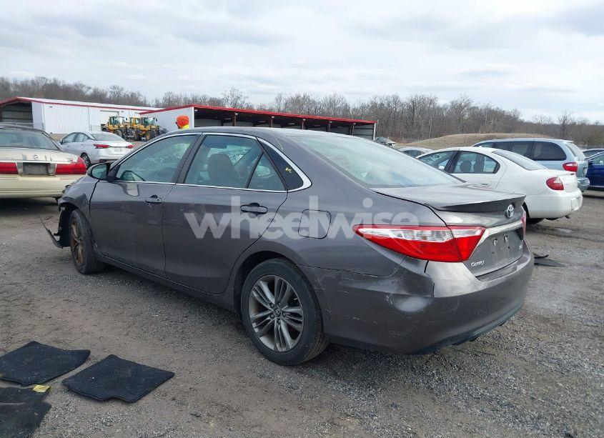 Photo 3 of 2016 Toyota Camry SE (VIN 4T1BF1FK2GU615296)