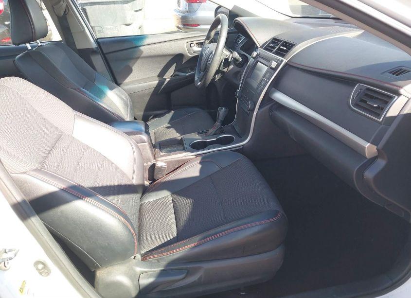 Photo 5 of 2017 Toyota Camry SE (VIN 4T1BF1FK2HU270305)