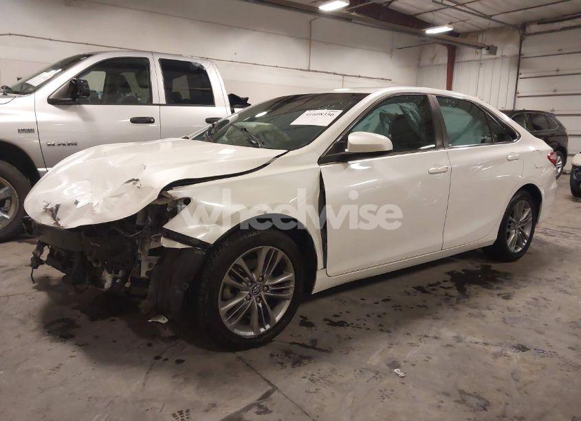 Photo 2 of 2017 Toyota Camry SE (VIN 4T1BF1FK2HU315503)