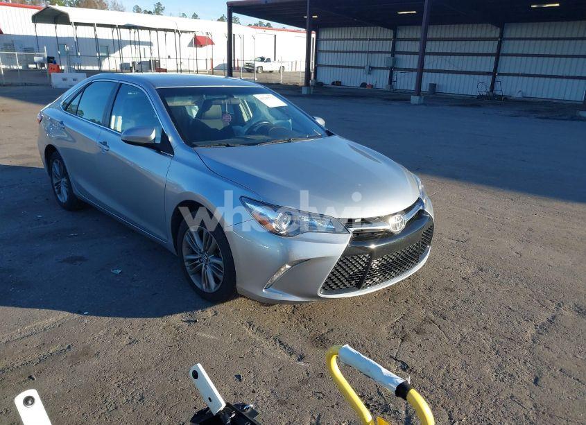 2017 Toyota Camry SE (VIN 4T1BF1FK2HU322130) main photo