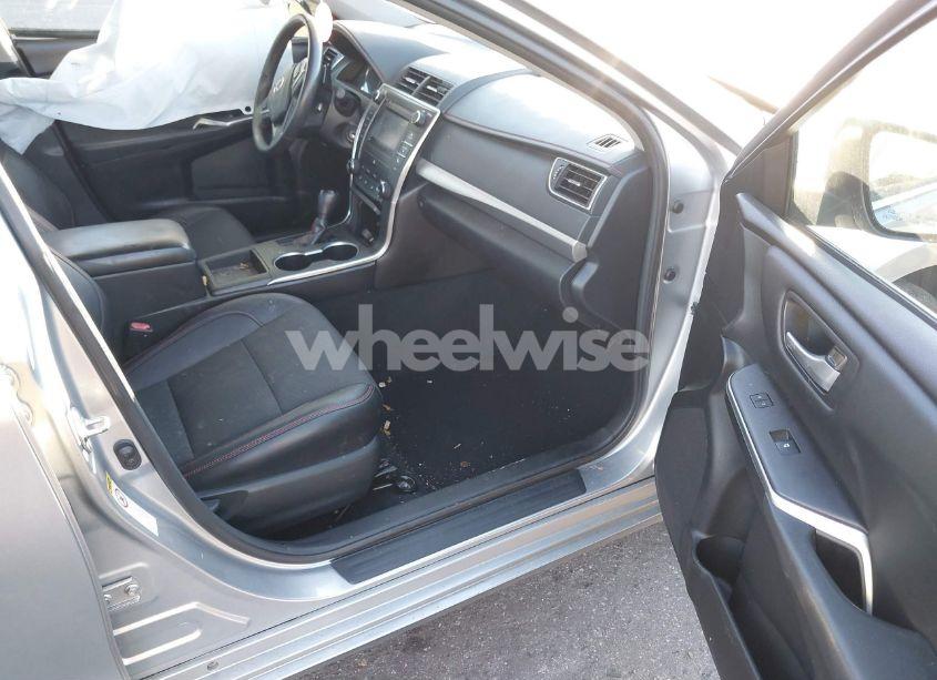 Photo 5 of 2017 Toyota Camry SE (VIN 4T1BF1FK2HU322130)