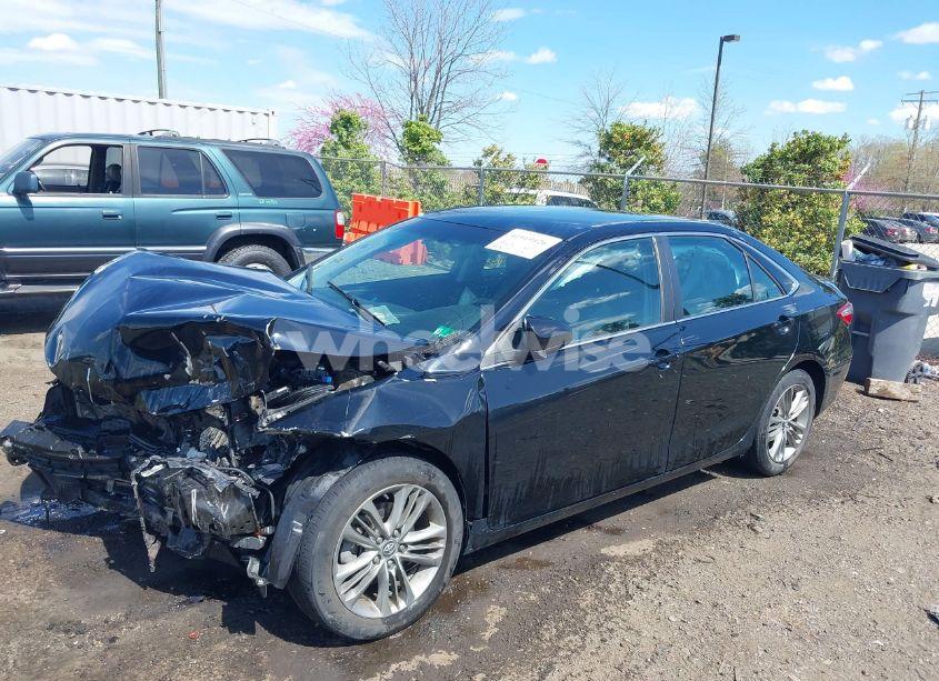 Photo 2 of 2017 Toyota Camry SE (VIN 4T1BF1FK2HU339493)