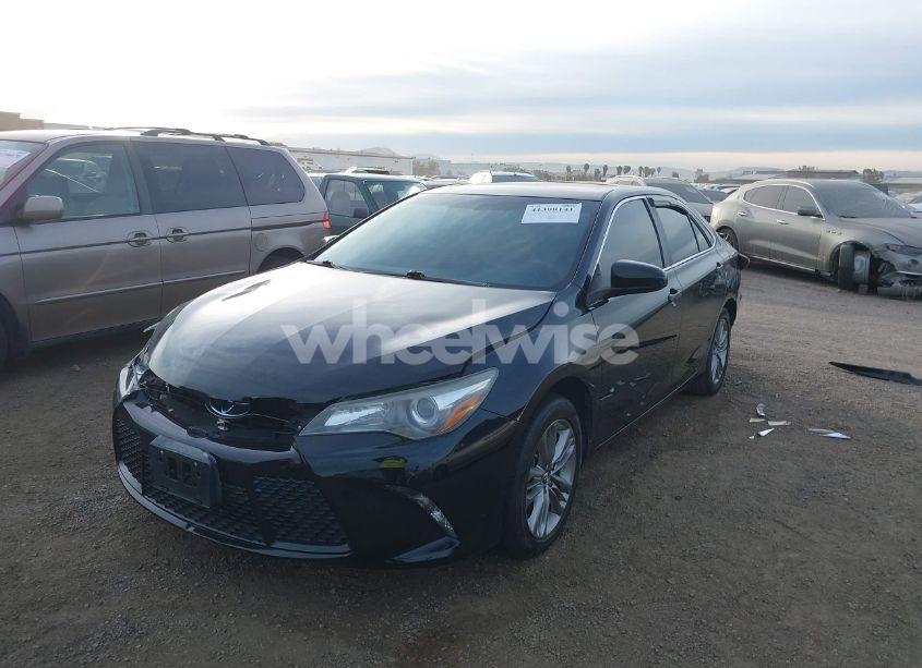 Photo 2 of 2017 Toyota Camry SE (VIN 4T1BF1FK2HU341826)