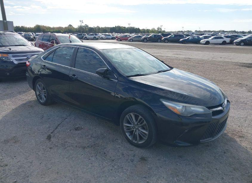 2017 Toyota Camry SE (VIN 4T1BF1FK2HU342796) main photo