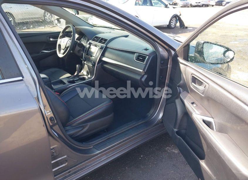 Photo 5 of 2017 Toyota Camry SE (VIN 4T1BF1FK2HU361722)