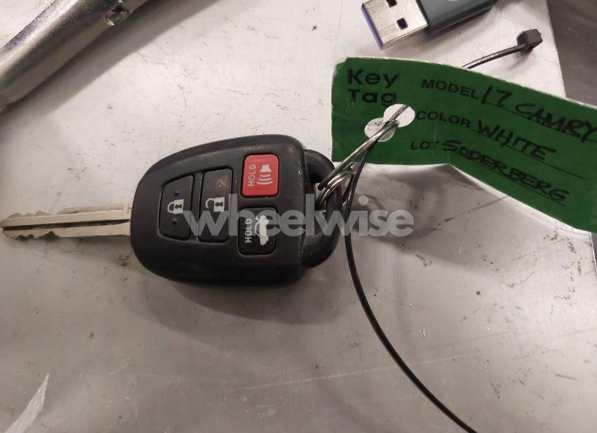 Photo 11 of 2017 Toyota Camry LE (VIN 4T1BF1FK2HU364782)