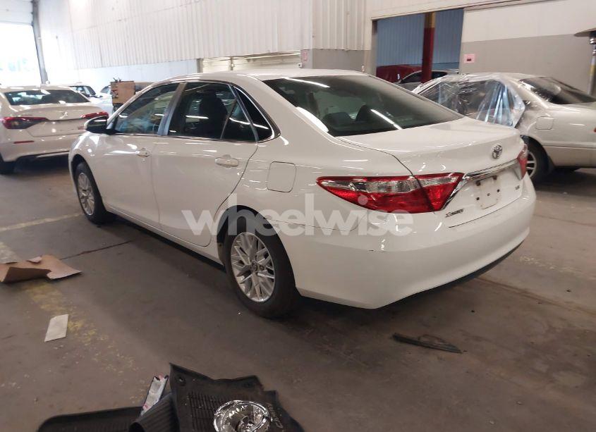 Photo 3 of 2017 Toyota Camry LE (VIN 4T1BF1FK2HU364782)